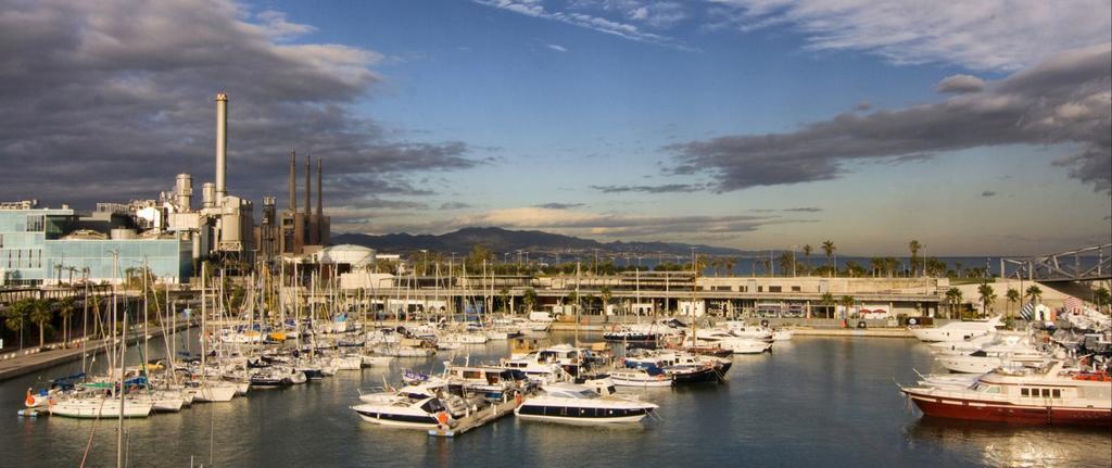 Port Forum Boat - Glamping Experience Bateau-hôtel Barcelone